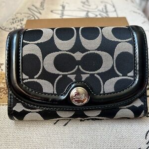 Coach Wallet (Authentic)